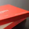 Visitenkarte mit Farbschnitt in HKS Sonderfarbe bedruckt Exklusive Visitenkarten mit Farbschnitt in Pantone Bright red - Druckerei Berlin Brandenburg