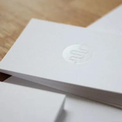 Visitenkarten Folienpraegung transparent glänzend