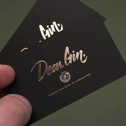 schwarze Visitenkarten mit Folienprägung