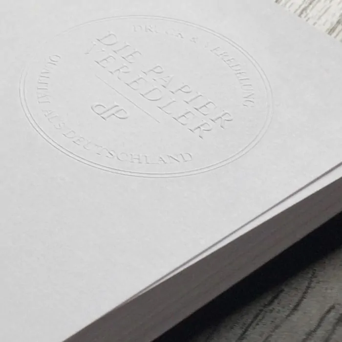 Briefpapiere mit Blindprägung veredelt - Die Papierveredler Briefpapiere mit Blindprägung