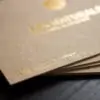 Recyclingkarten mit Folienprägung gold Les Naturals 650g Karten Visitenkarten mit Heißfolienprägung