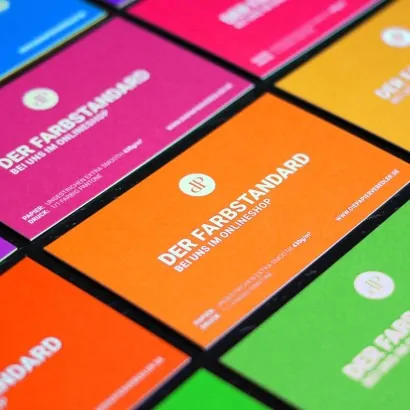 Visitenkarten in Pantone bedruckt auf Metapaper