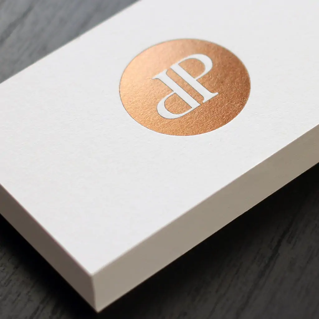 Visitenkarten mit Heißfolie geprägt goldbraun metallic Visitenkarten veredelt mit einer Folienprägung in goldbraun metallic