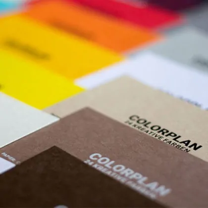 Visitenkarten Karten mit durchgefärbten Papieren