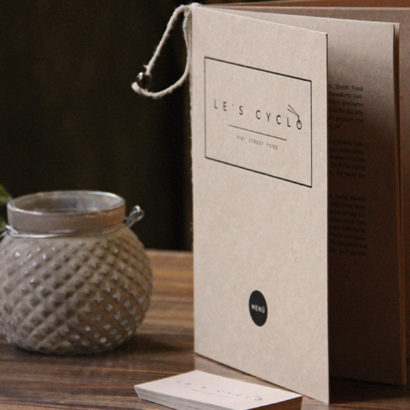 Restaurant Altpapier Speisekarten Les Naturals mit Prägung