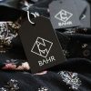 Hangtag-schwarz-heissfolienpraegung-anhaenger Hangtags drucken veredeln mit Lochung