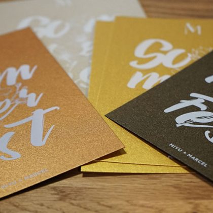 metallic Papier mit Weißdruck